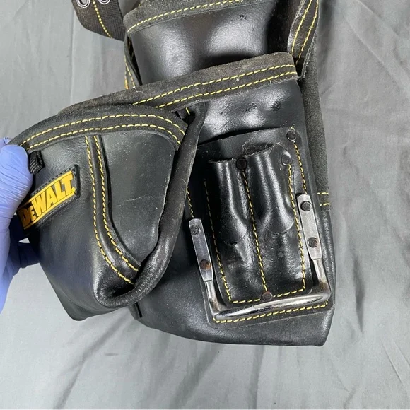 DEWALT Tool Bag Belt Buckle Black Yellow Tape Holder Carpenter Utility - Picture 2 of 5